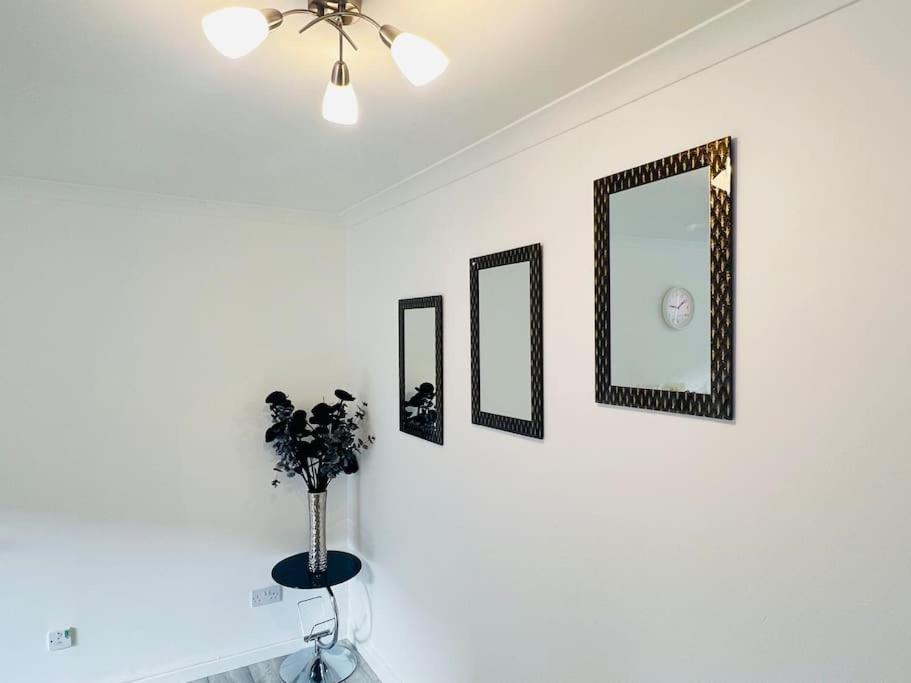 Superb 2 Bedroom Apartment With Free Parking Edinburgh Exterior photo