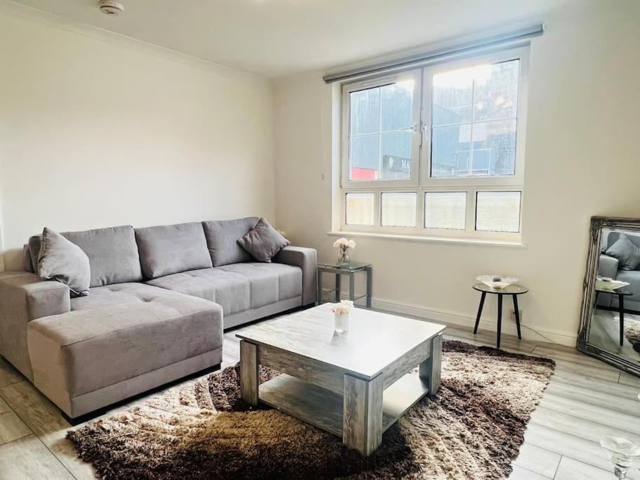 Superb 2 Bedroom Apartment With Free Parking Edinburgh Exterior photo