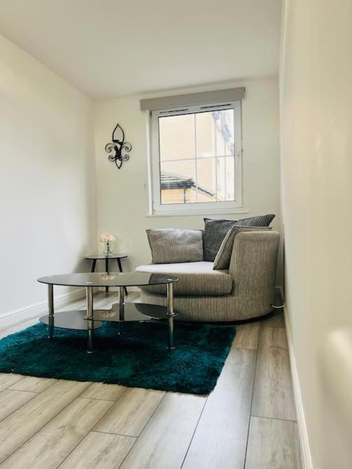 Superb 2 Bedroom Apartment With Free Parking Edinburgh Exterior photo